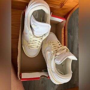 W Nike Dunk Low twist- coconut Milk/ Guava Ice- White